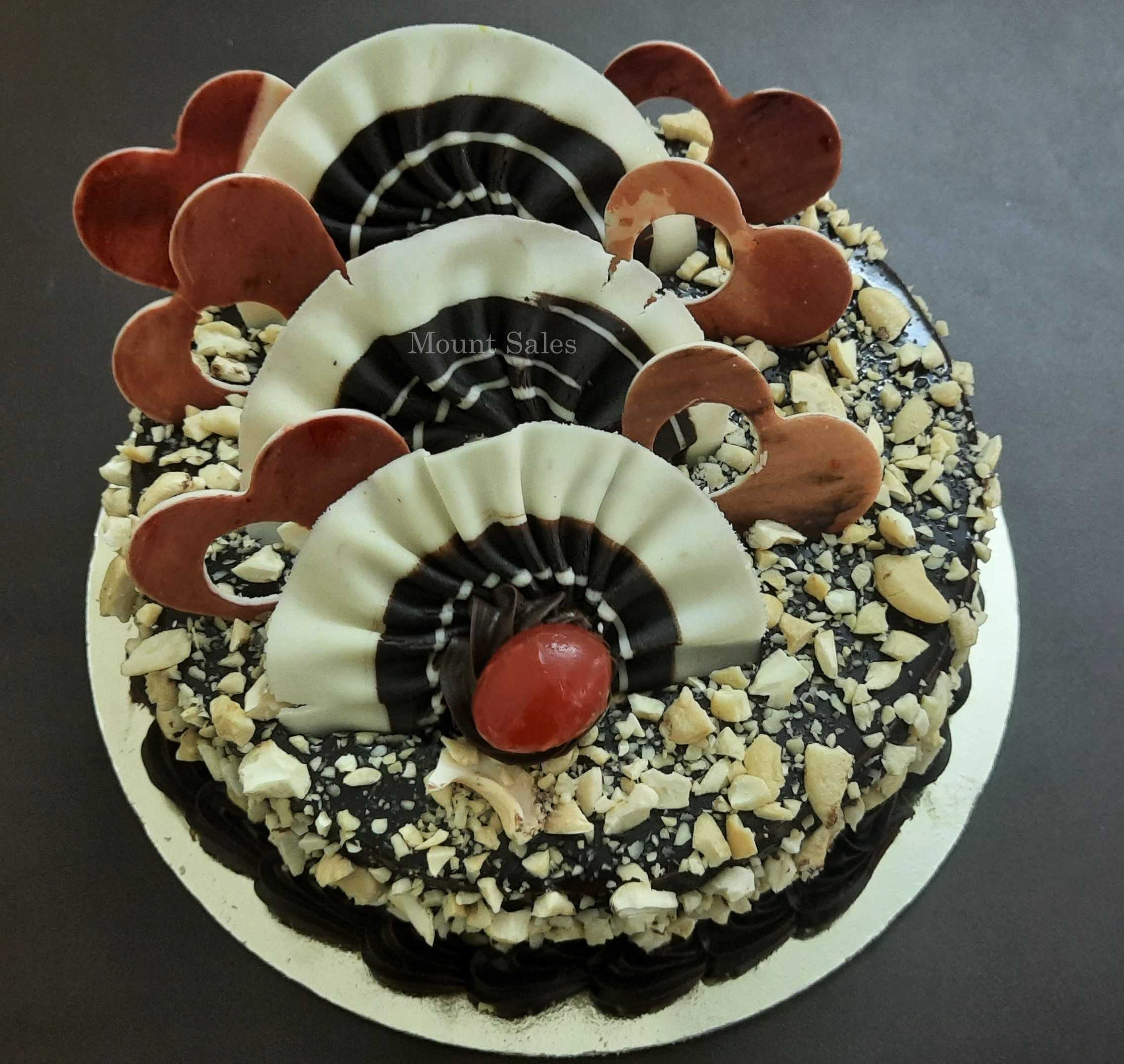 Premium RED N White Velvet Cake